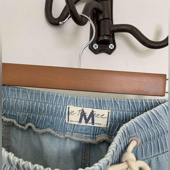 We The Free Wide Leg White Washed Cotton Pants with Elastic Waist - Picture 3 of 3